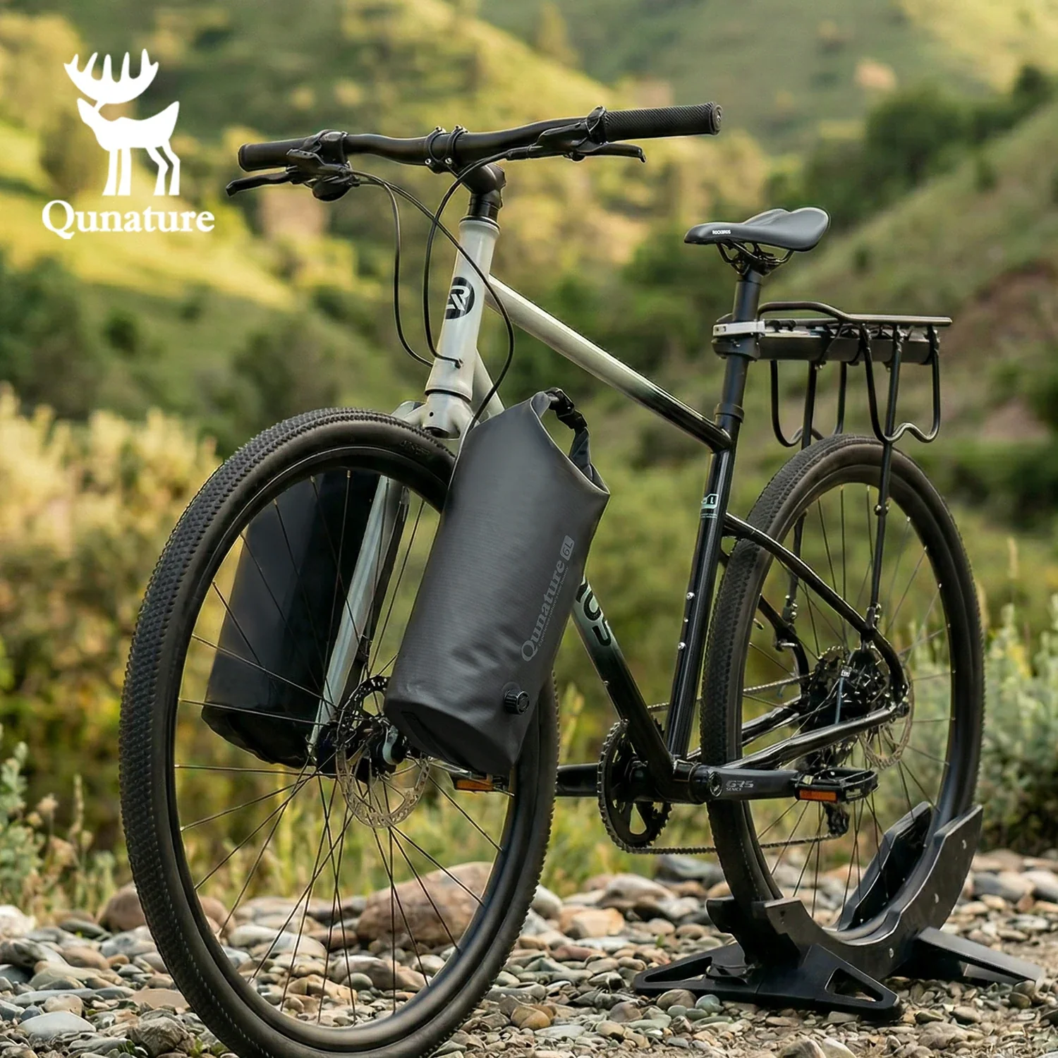 Magnetic Quick-Release Waterproof Bike Fork Bag 6L - Image 6